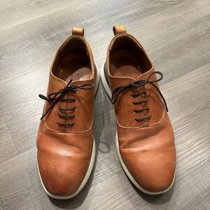 Wolf & Shepherd Crossover Longwing Size 10.5 Honey/White